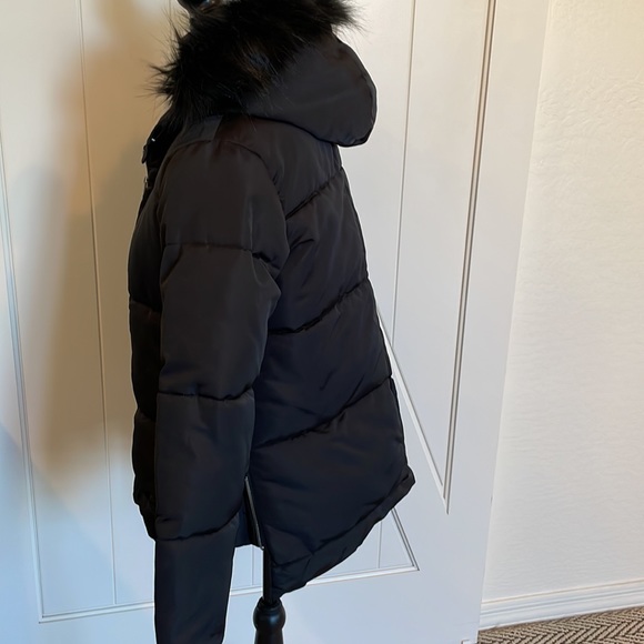 Hooded down jacket - Picture 3 of 8